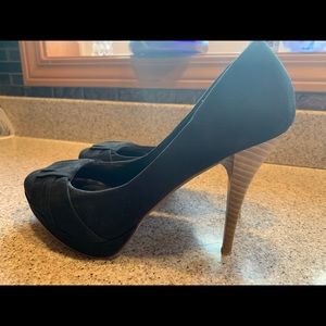 Charlotte Russe Black Suede Platform Pump Size 7